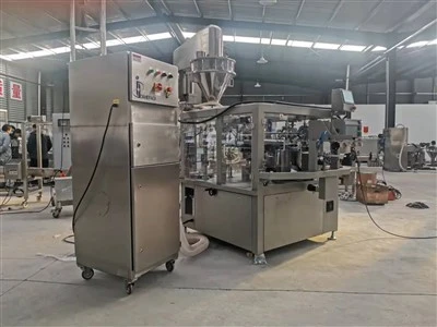 Machine de remplissage de sachets de lait en poudre écrémé